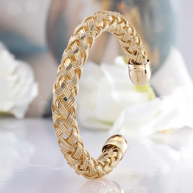 Lustra Cuff