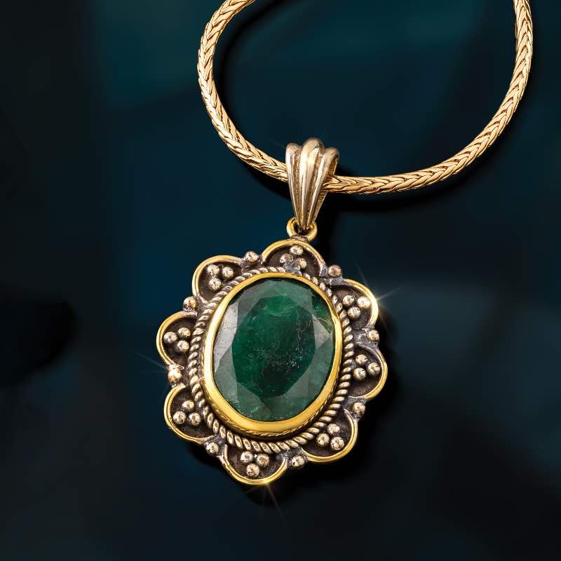 Noble Muse Pendant Pendant plus Chain (Emerald)