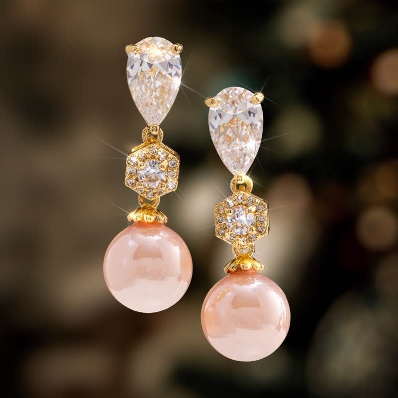 Sophisticated Lady Pearl & DiamondAura Earrings